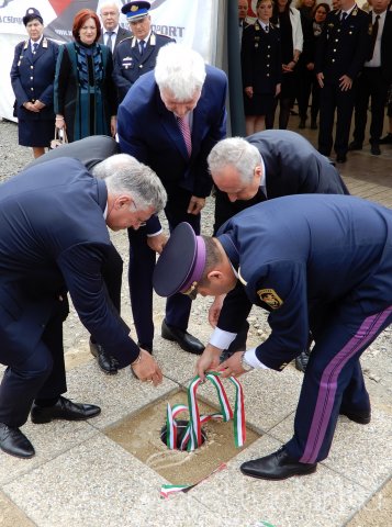 Börtönkórház alapkőletétele 27